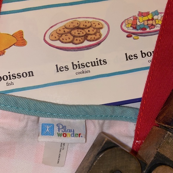 PLAY WONDER Girl’s Velcro Adjustable Full Apron - Picture 9 of 10